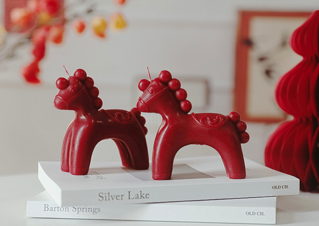 Horse Shaped Candle – Red / White